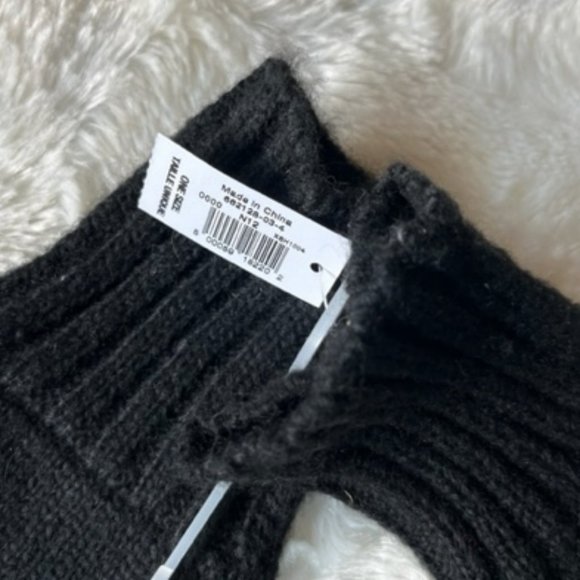 2/$20 Old Navy Black Knit Unlined One-Size Ladies Gloves NWT - Picture 3 of 4